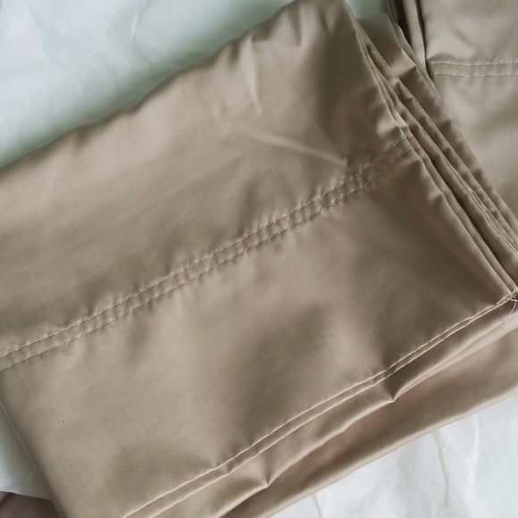 Silky luxurious wrinkle resistant pillows - Picture 5 of 8